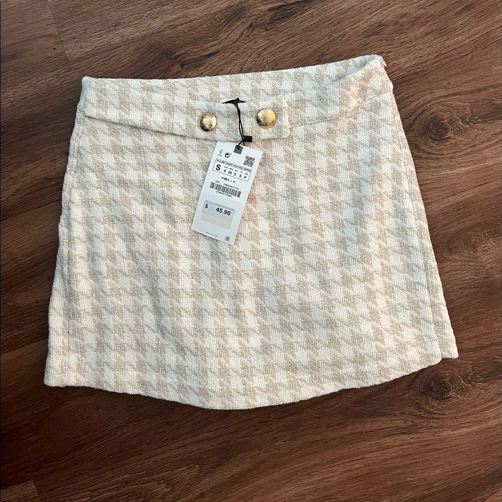 BRAND NEW WITH TAGS SKORT